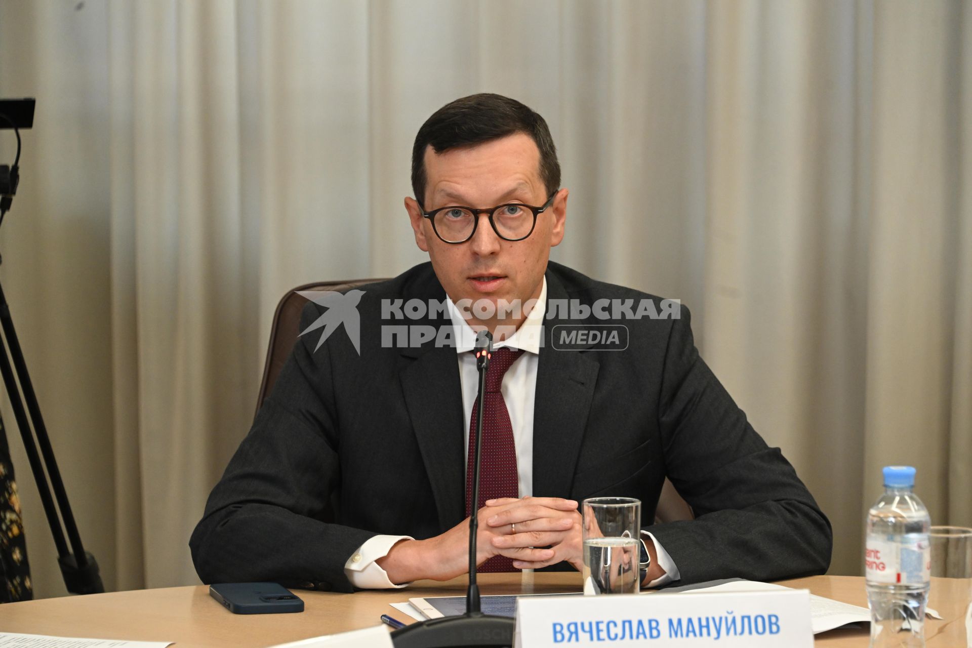 Круглый стол на тему Международное муниципальное сотрудничество стран БРИКС\" в редакции \"Комсомольской правды\"