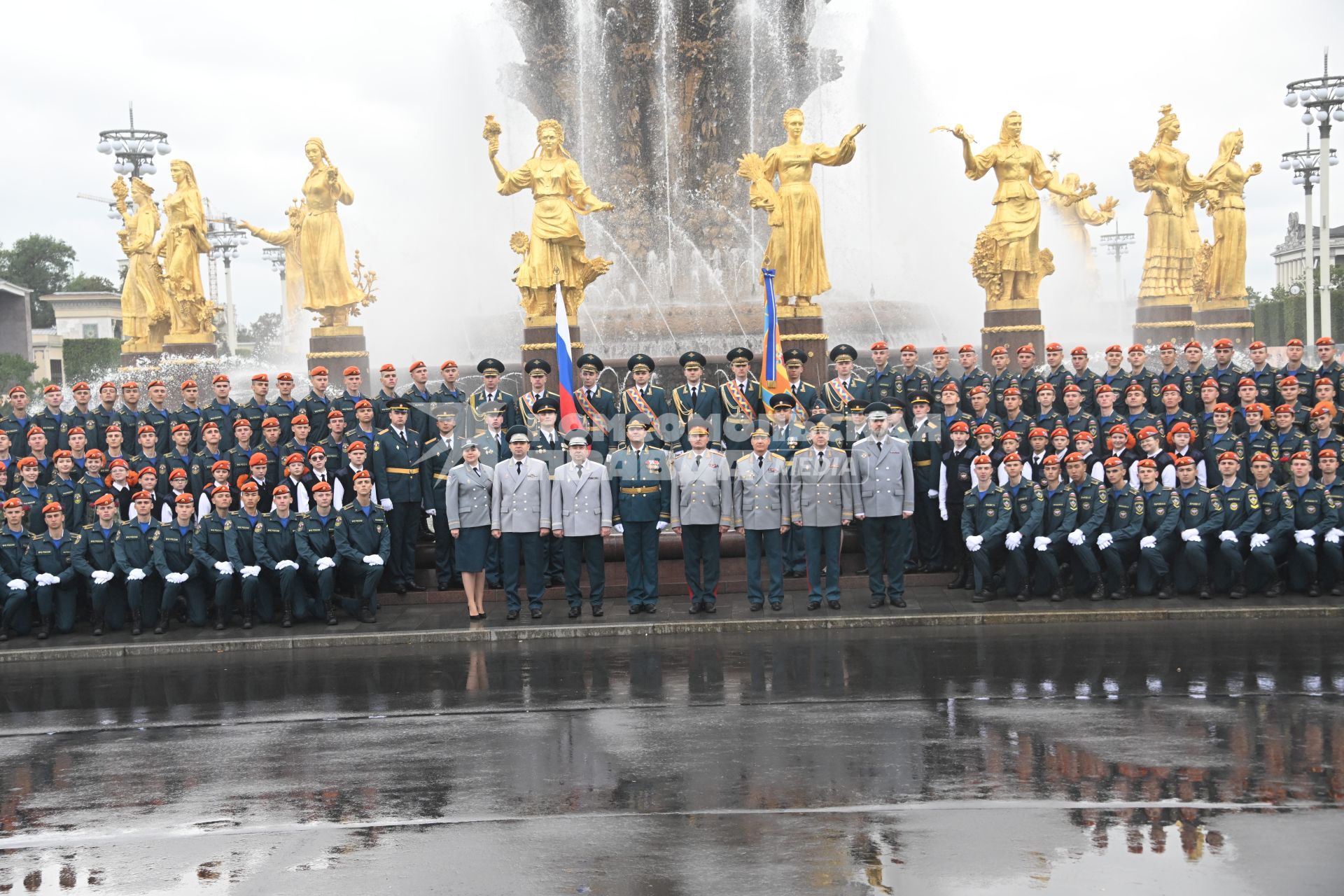 Церемония принятия присяги курсантами Академии Государственной противопожарной службы МЧС России на ВДНХ