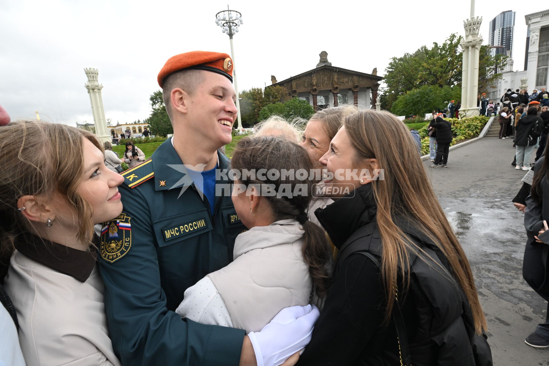 Церемония принятия присяги курсантами Академии Государственной противопожарной службы МЧС России на ВДНХ