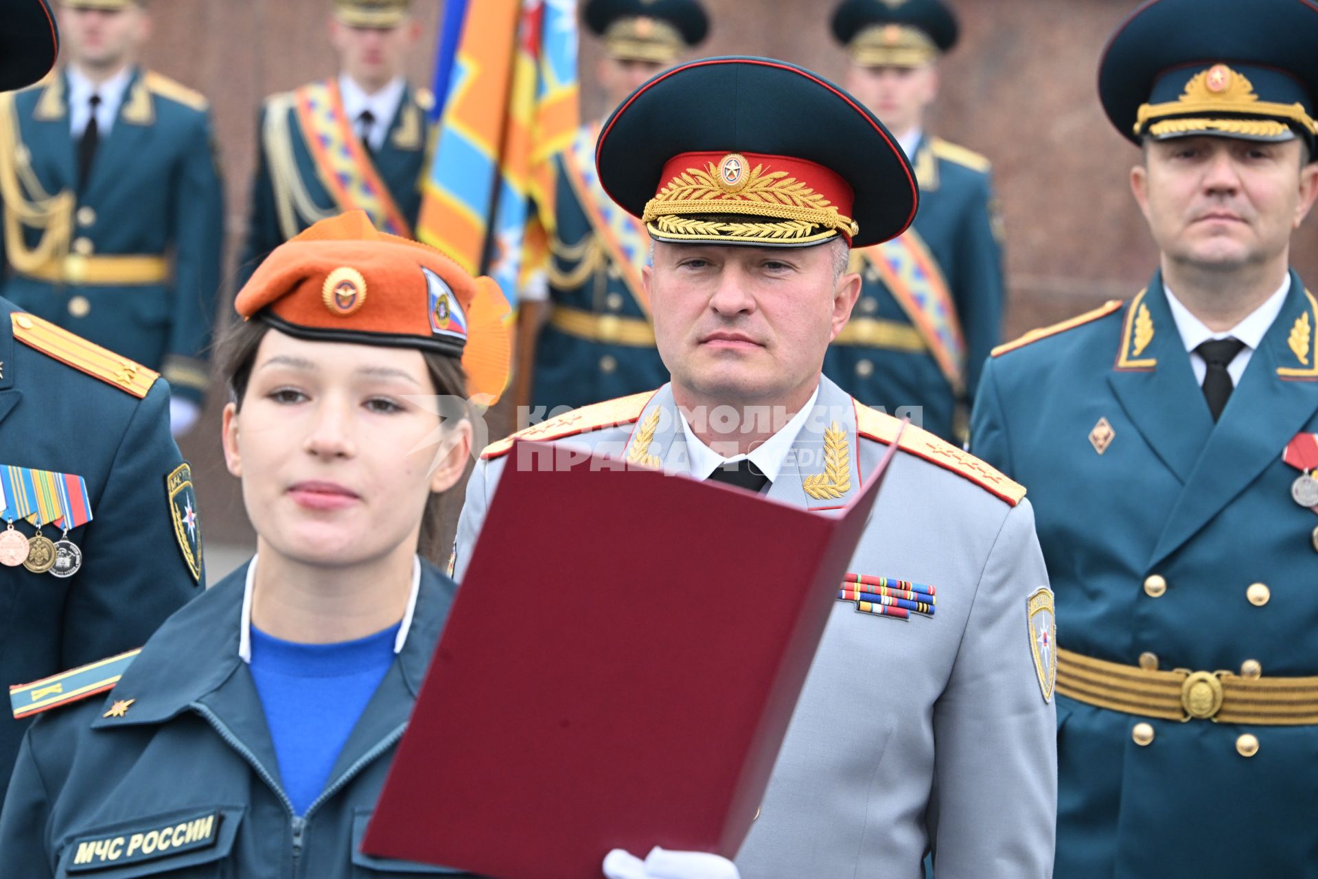 Церемония принятия присяги курсантами Академии Государственной противопожарной службы МЧС России на ВДНХ