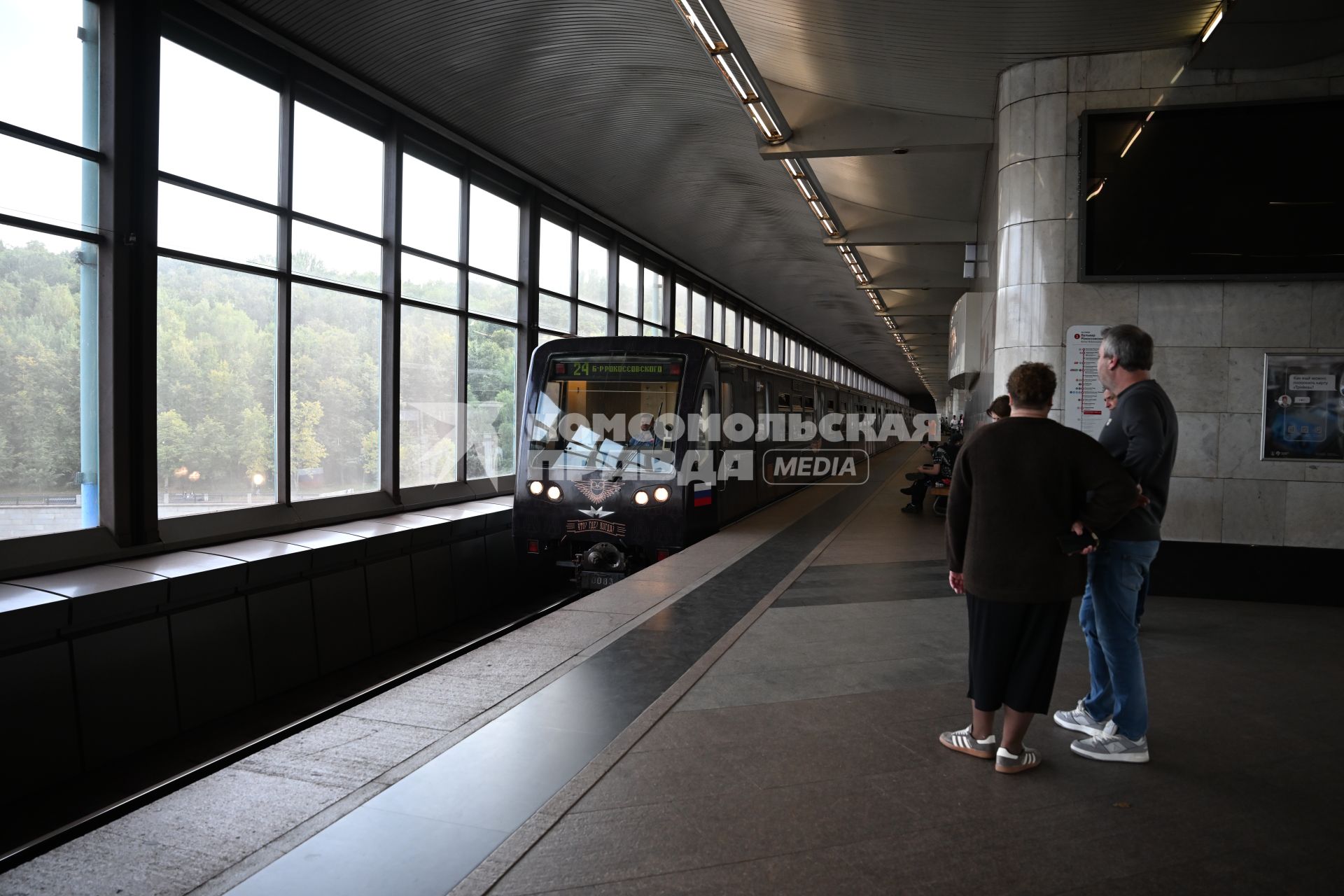 Тематический поезд  \"Что? Где? Когда?\" в метро Москвы