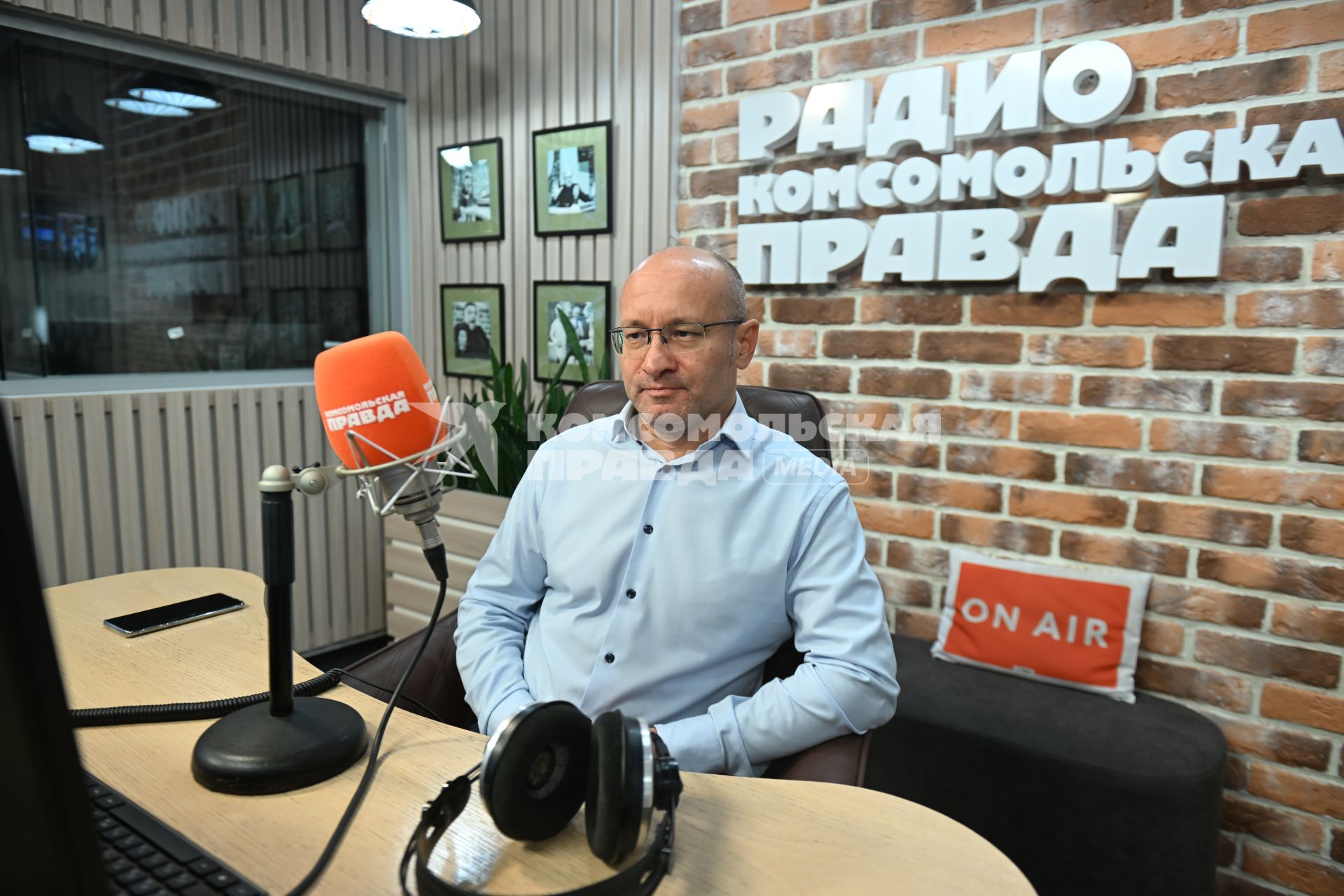 Владимир Семенов на радиостанции Комсомольская правда\"