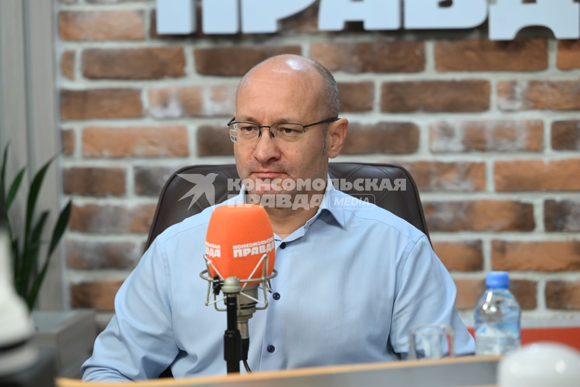 Владимир Семенов на радиостанции Комсомольская правда\"