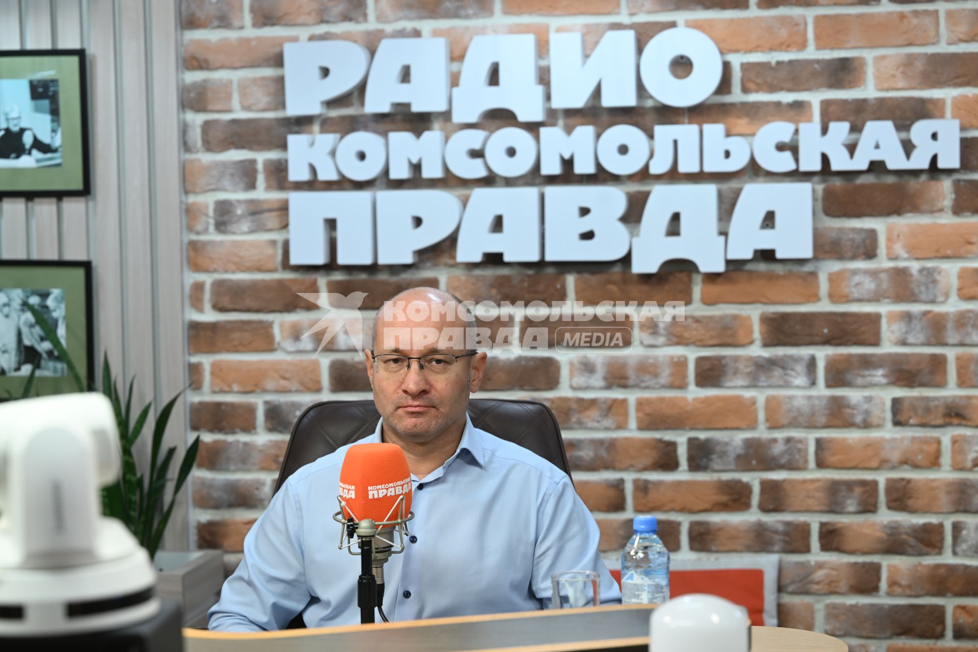 Владимир Семенов на радиостанции Комсомольская правда\"