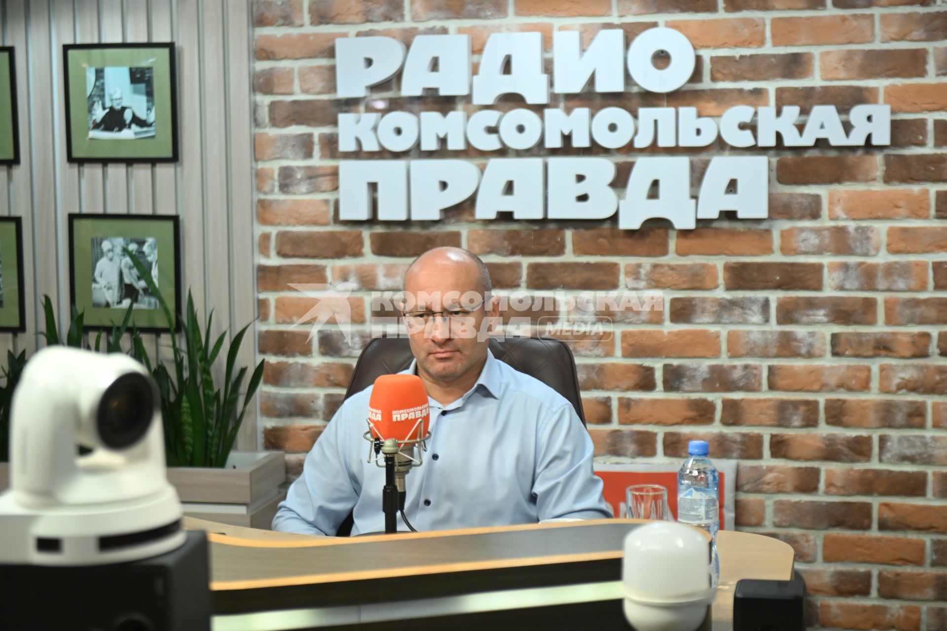 Владимир Семенов на радиостанции Комсомольская правда\"