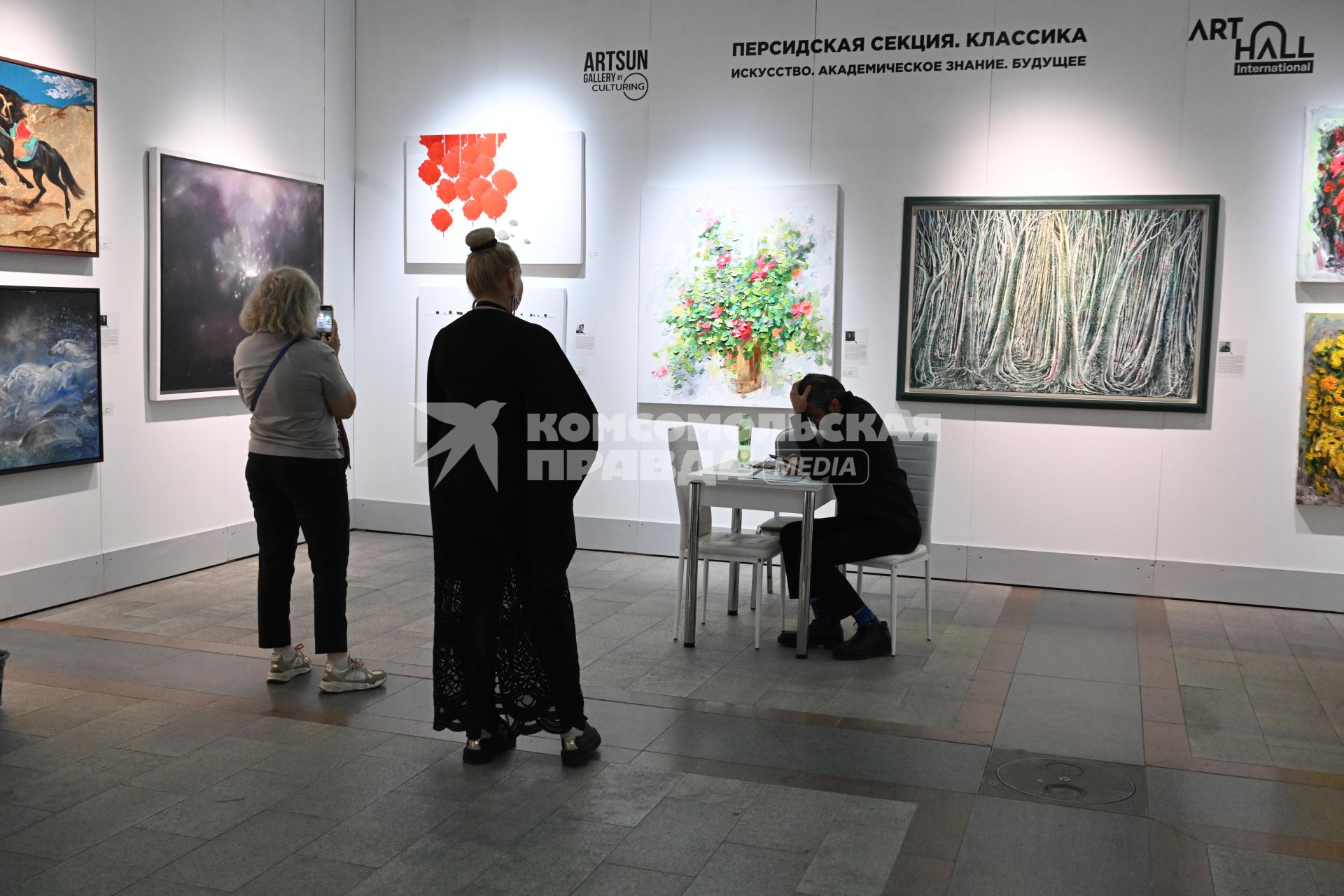 Первая ярмарка академического искусства Арт Россия. Классика. Новый взгляд\"