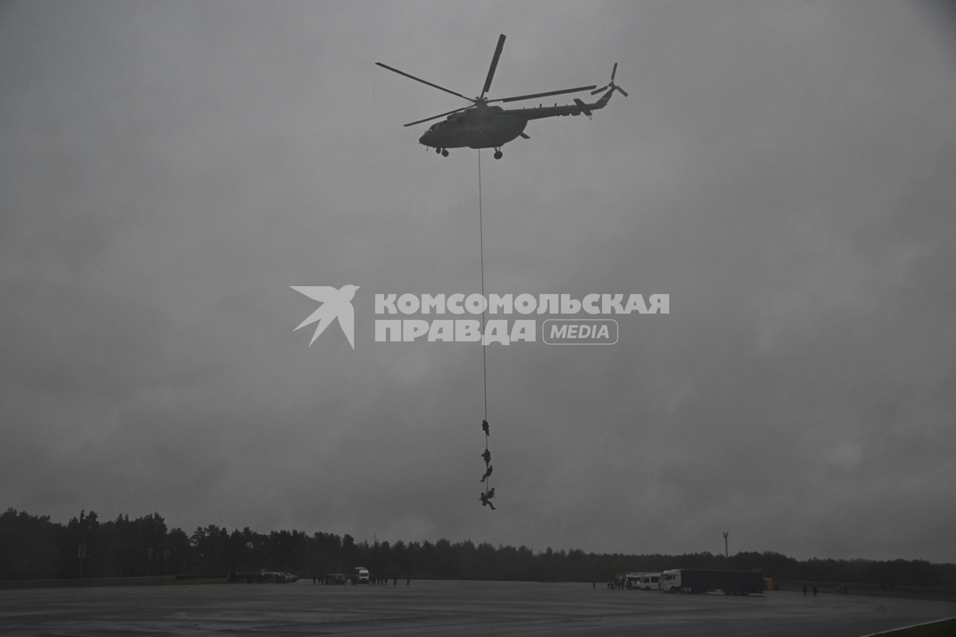 Соревнования по скоростному маневрированию водителей ФСО России в Подмосковье