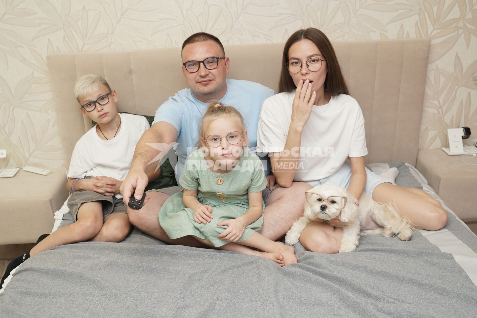 Семья в очках