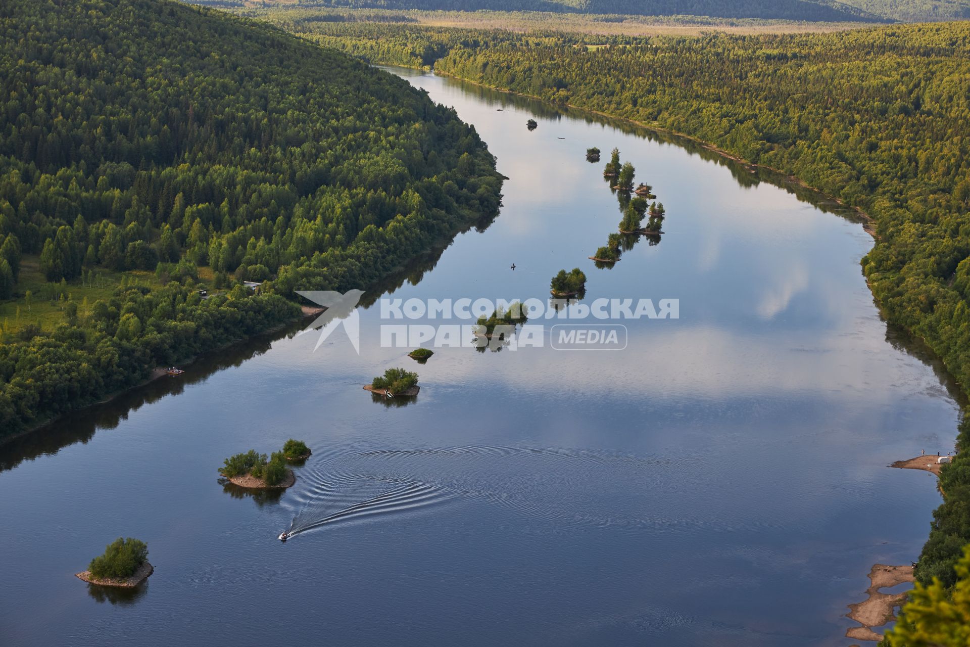 Река Вишера и камень Ветлан в Пермском крае