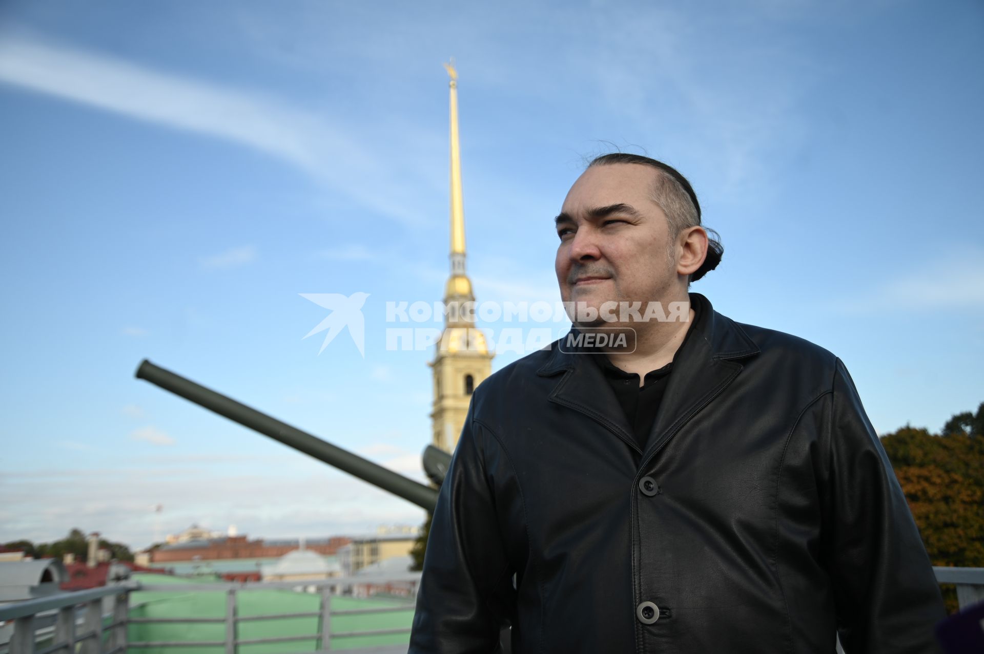 Алексей Горшенев отметил 50-летие полуденным выстрелом из Петропавловской крепости