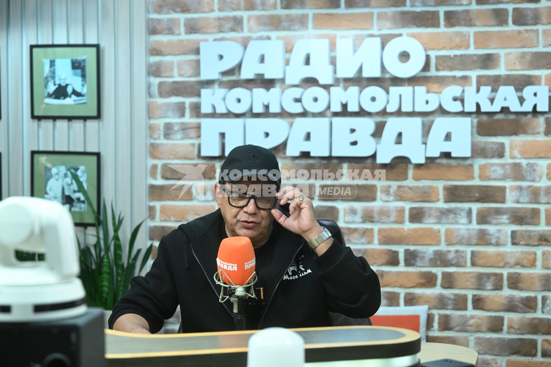 Егор Кончаловский на радиостанции \"Комсомольская правда\"