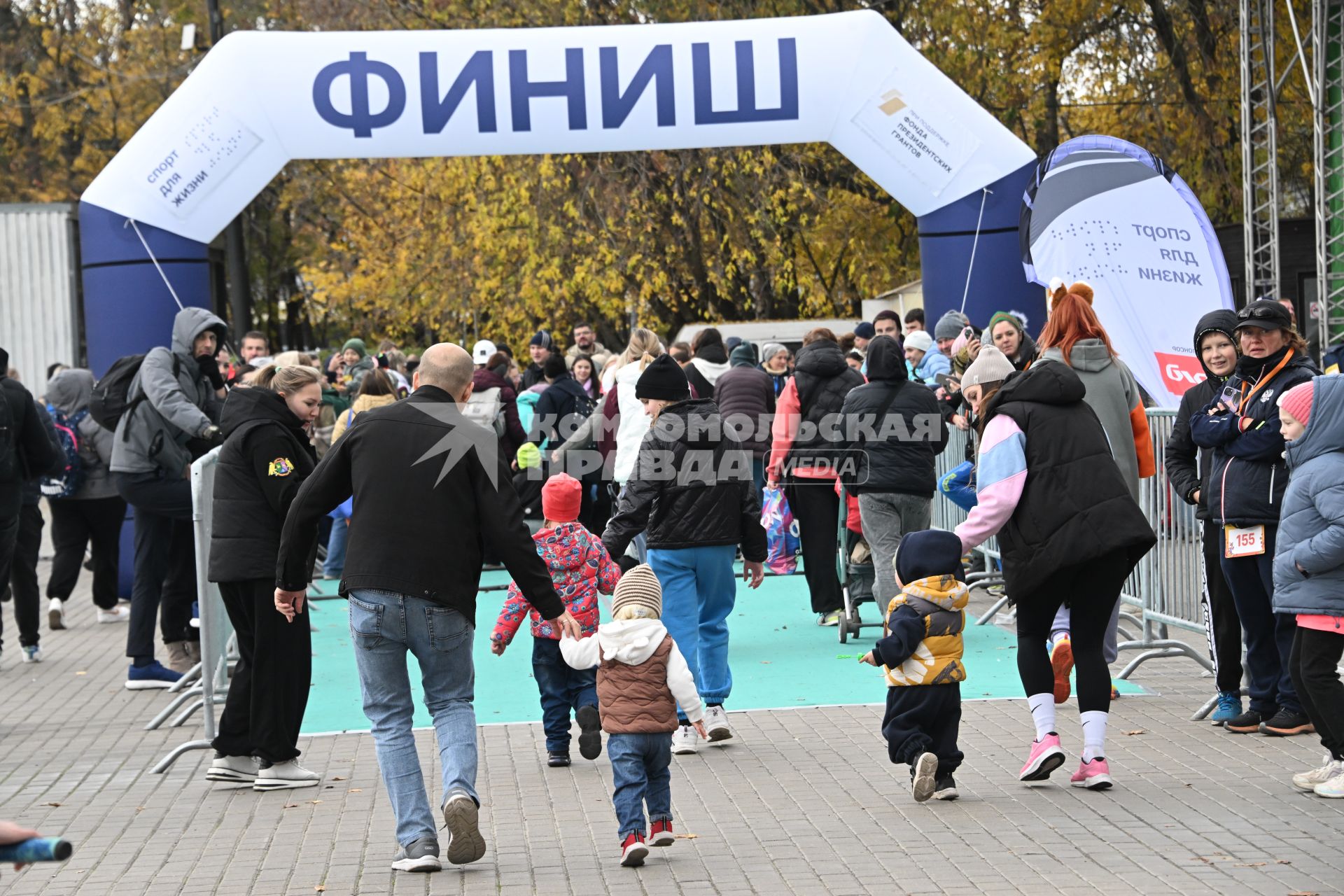 Благотворительный забег в кокошниках Без границ\"
