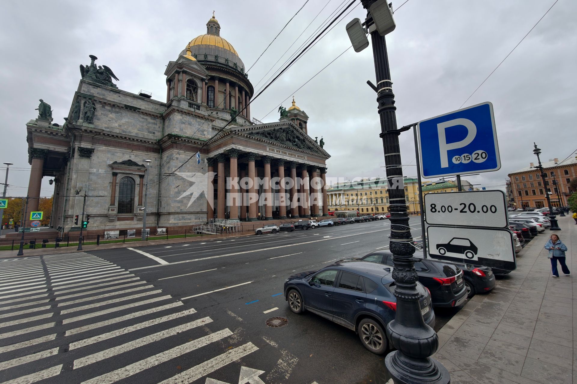 Новые тарифы на платную парковку начали действовать в Петербурге