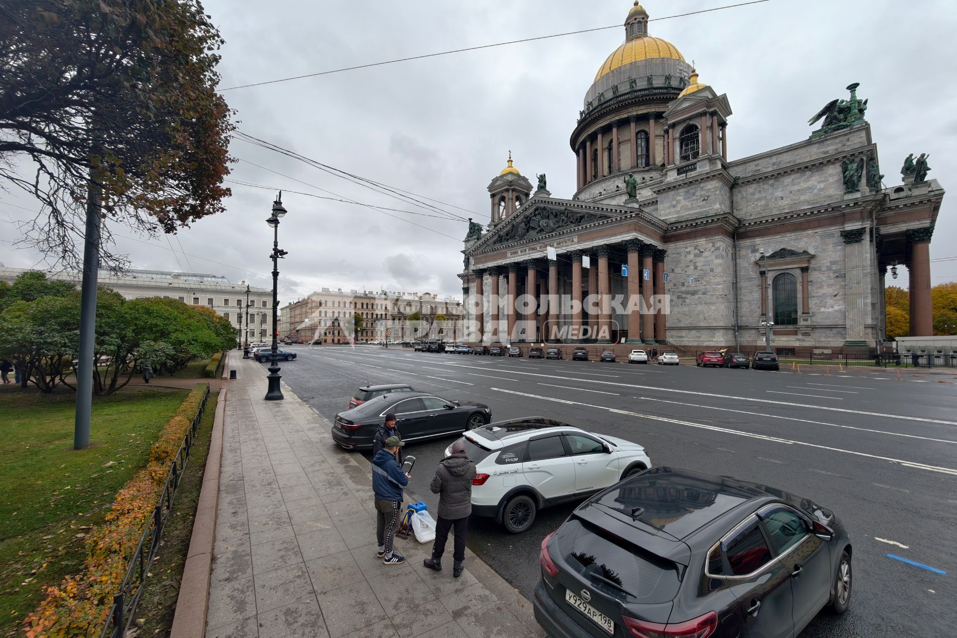 Новые тарифы на платную парковку начали действовать в Петербурге