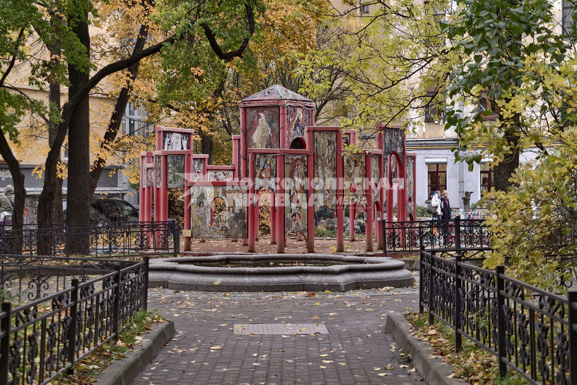 Необычные дворы Петербурга