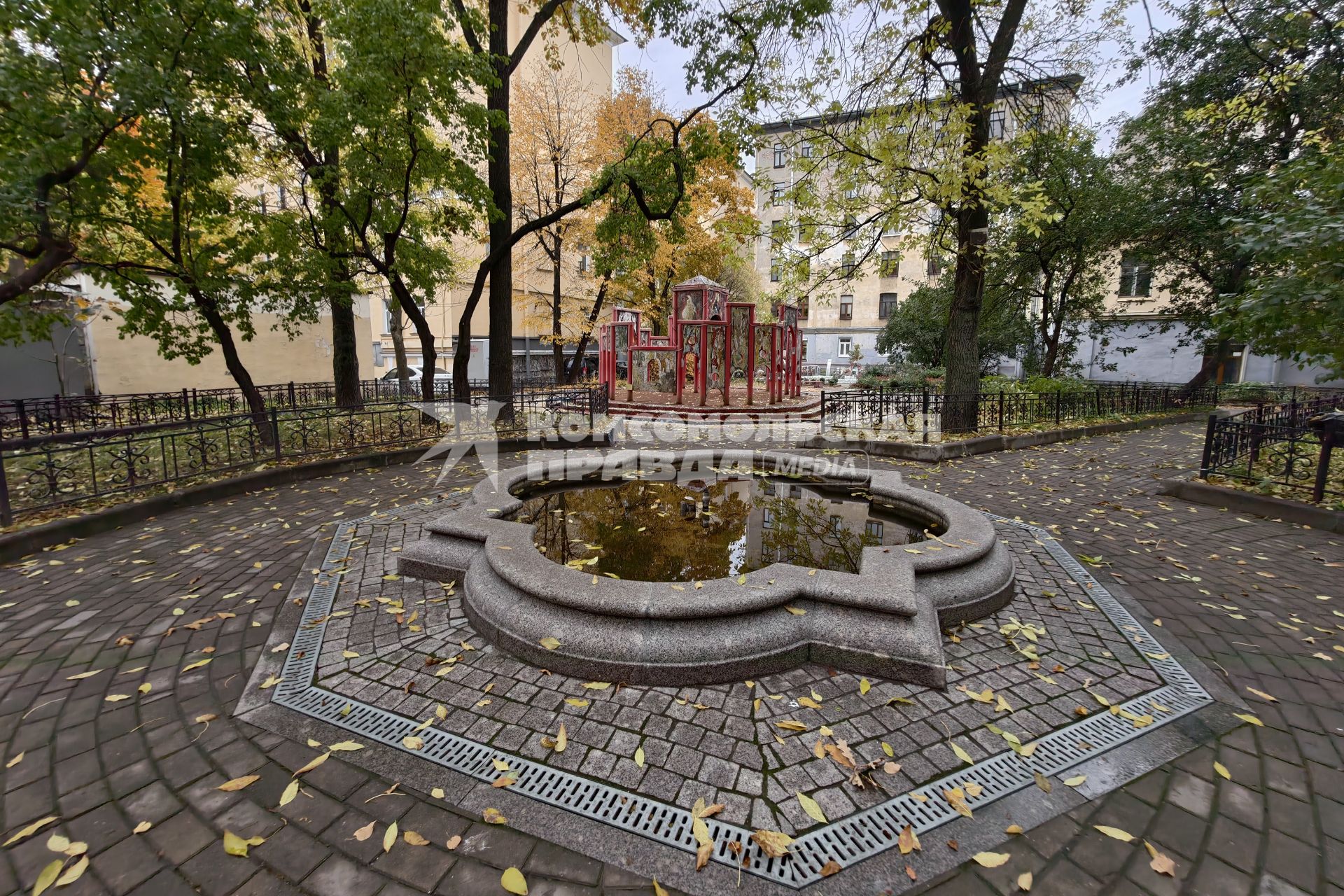 Необычные дворы Петербурга
