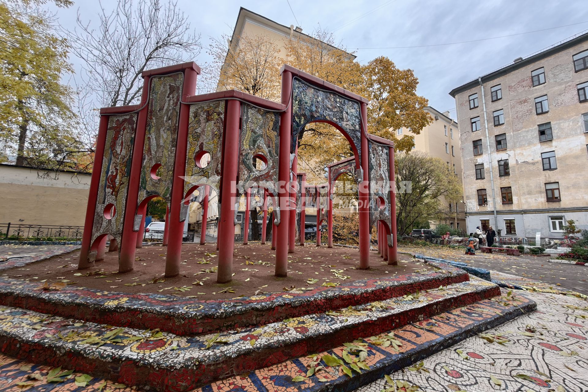 Необычные дворы Петербурга