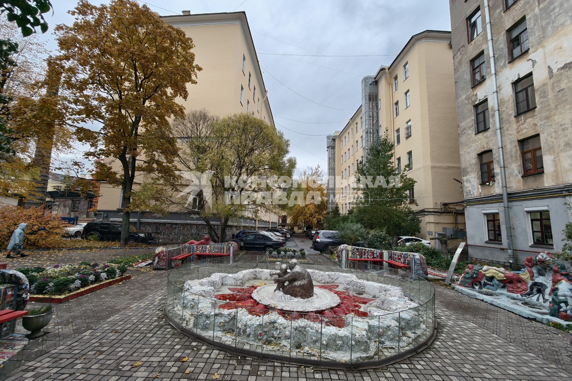 Необычные дворы Петербурга