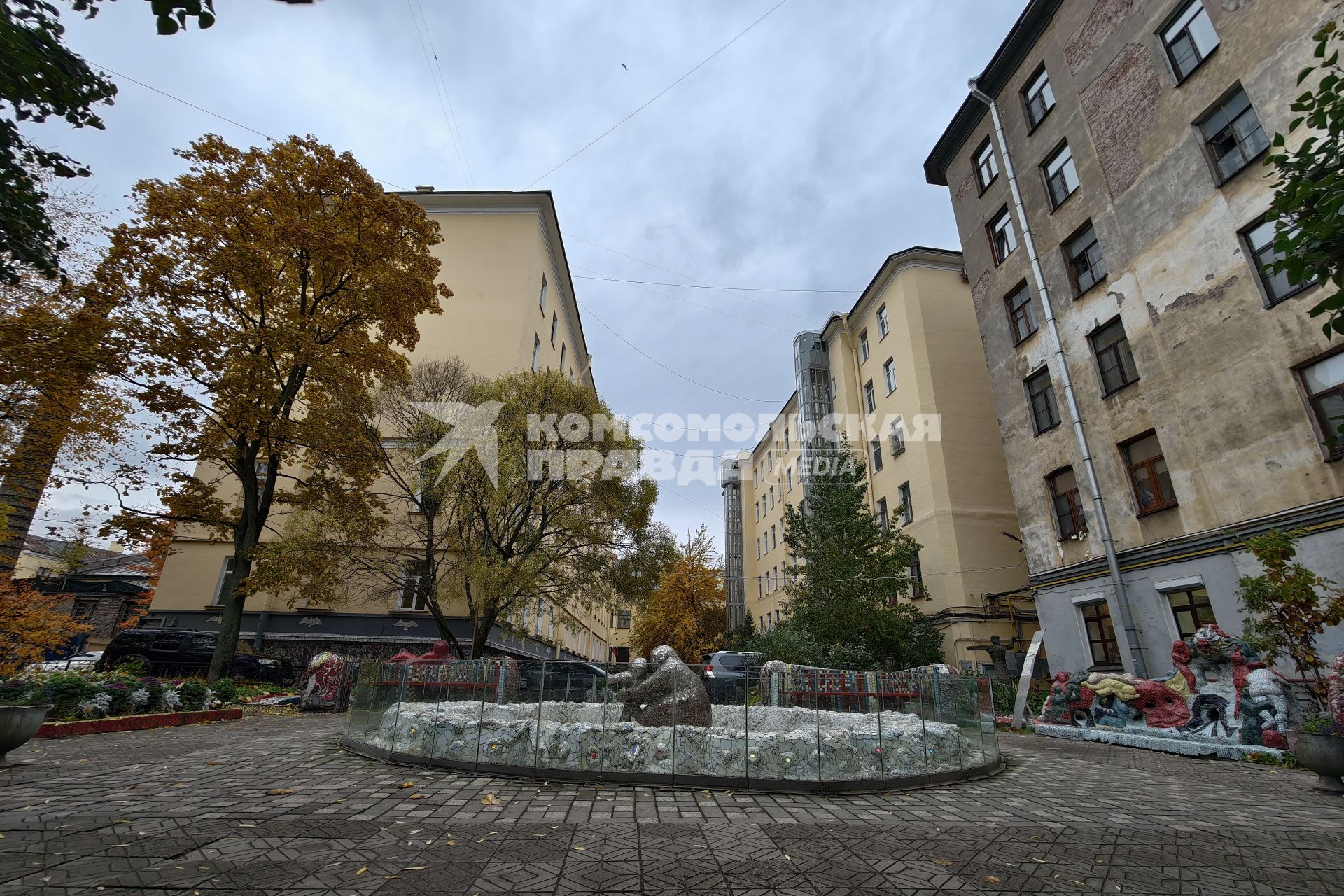 Необычные дворы Петербурга