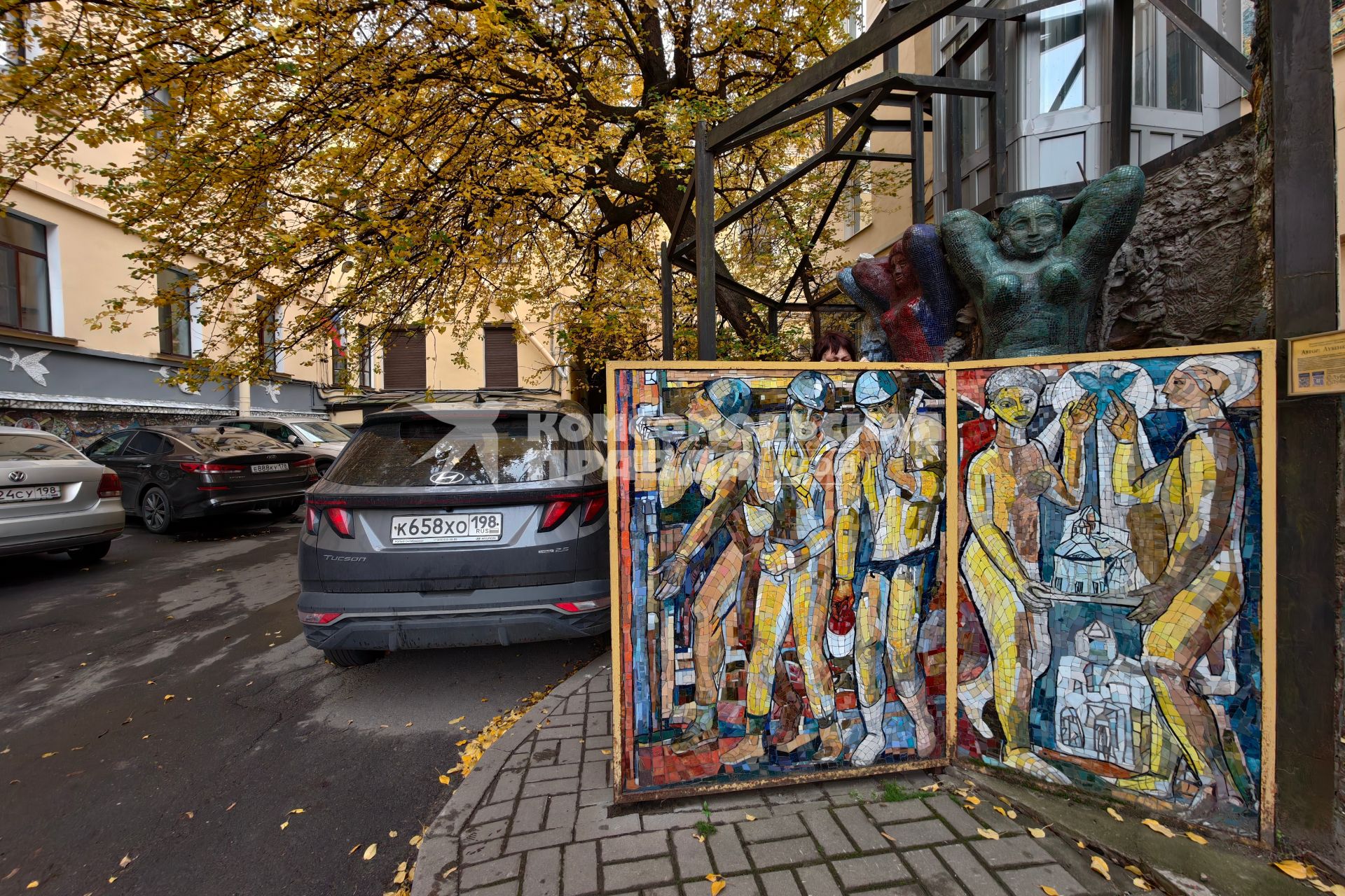 Необычные дворы Петербурга