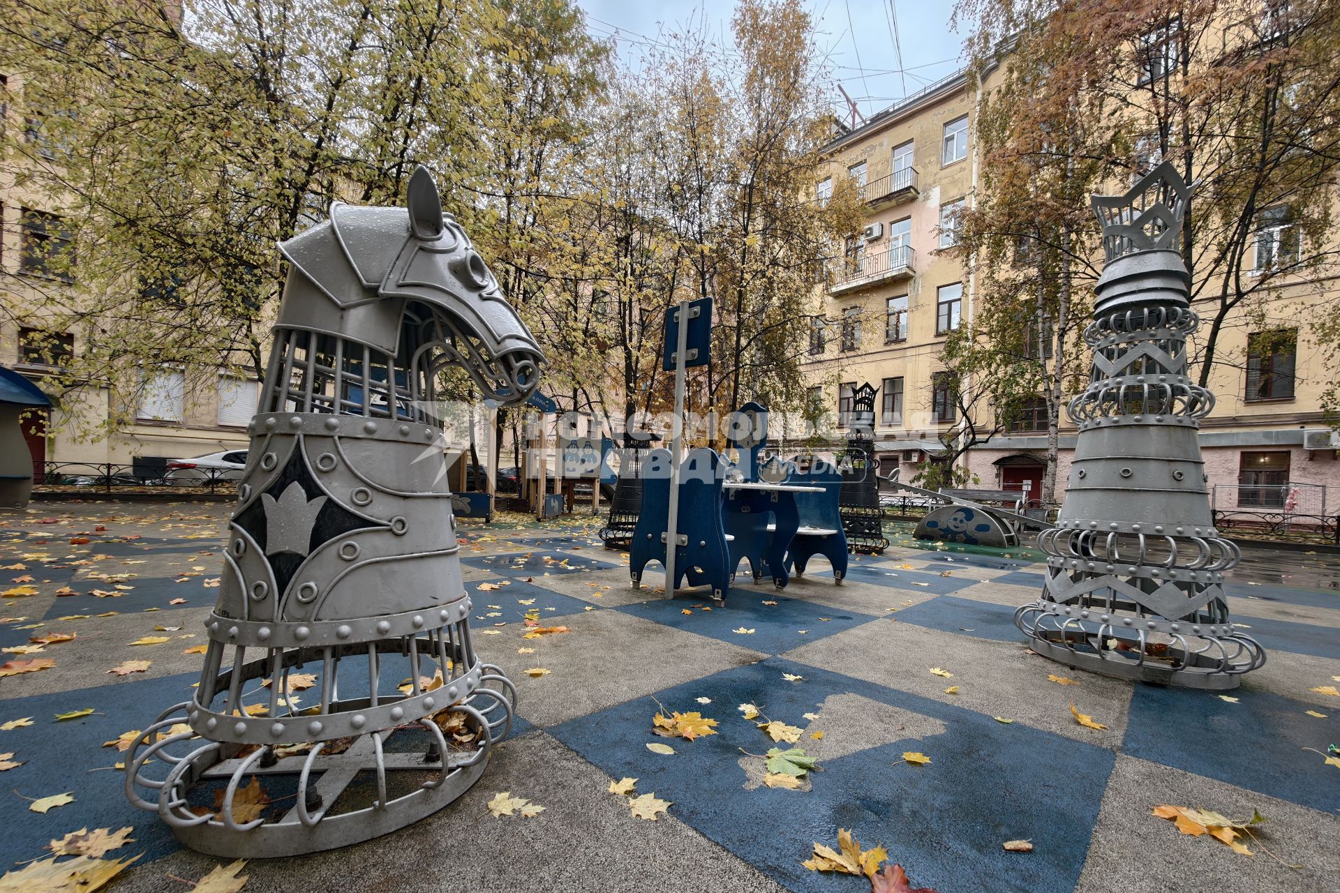 Необычные дворы Петербурга
