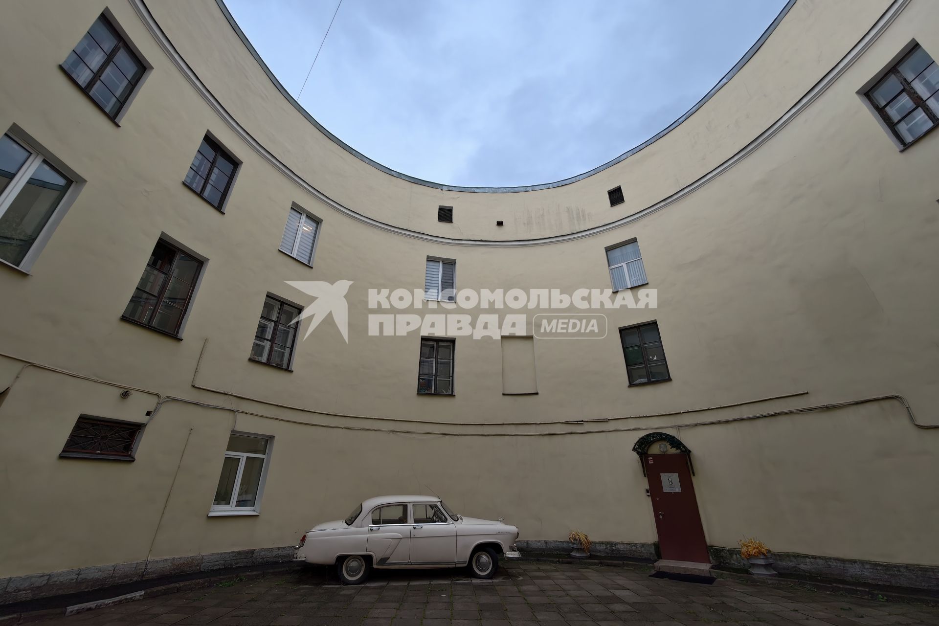 Необычные дворы Петербурга