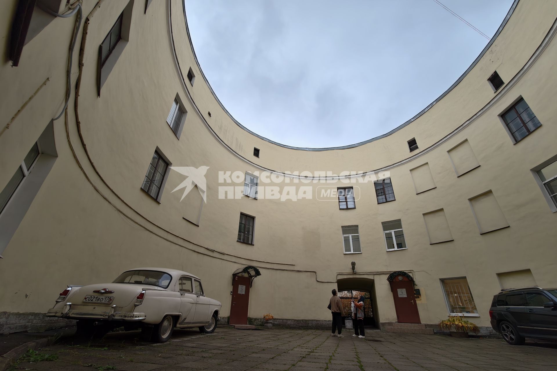 Необычные дворы Петербурга