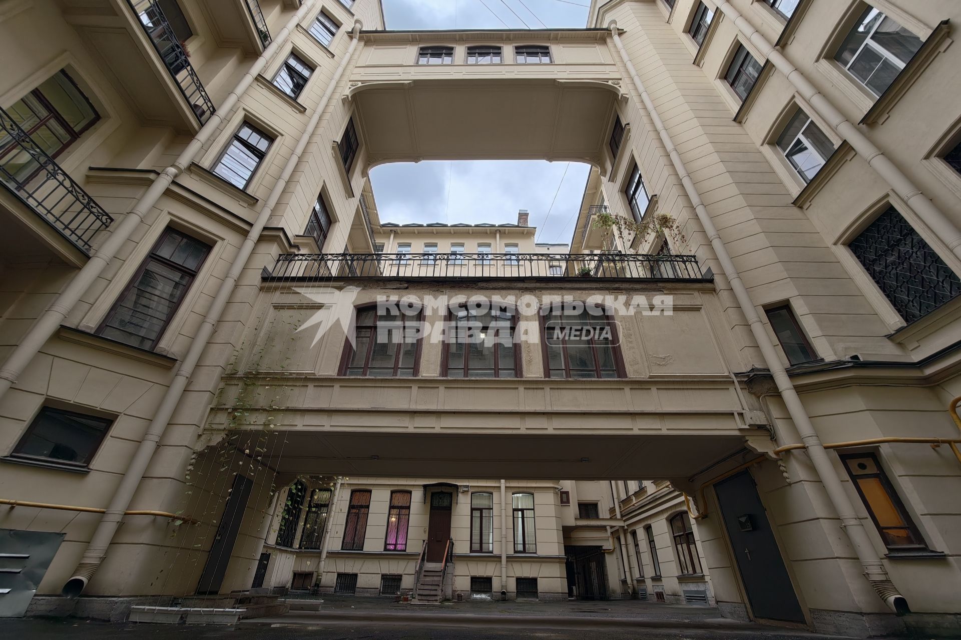 Необычные дворы Петербурга