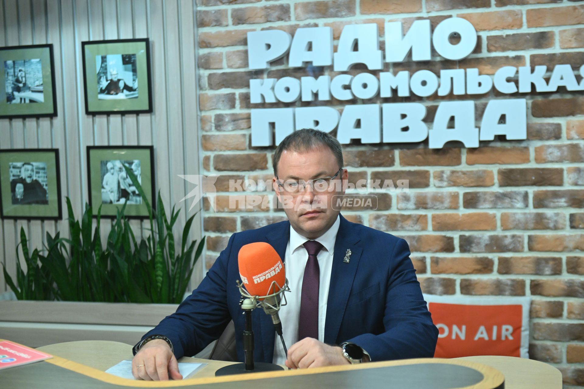 Илья Середюк на радиостанции \"Комсомольская правда\"