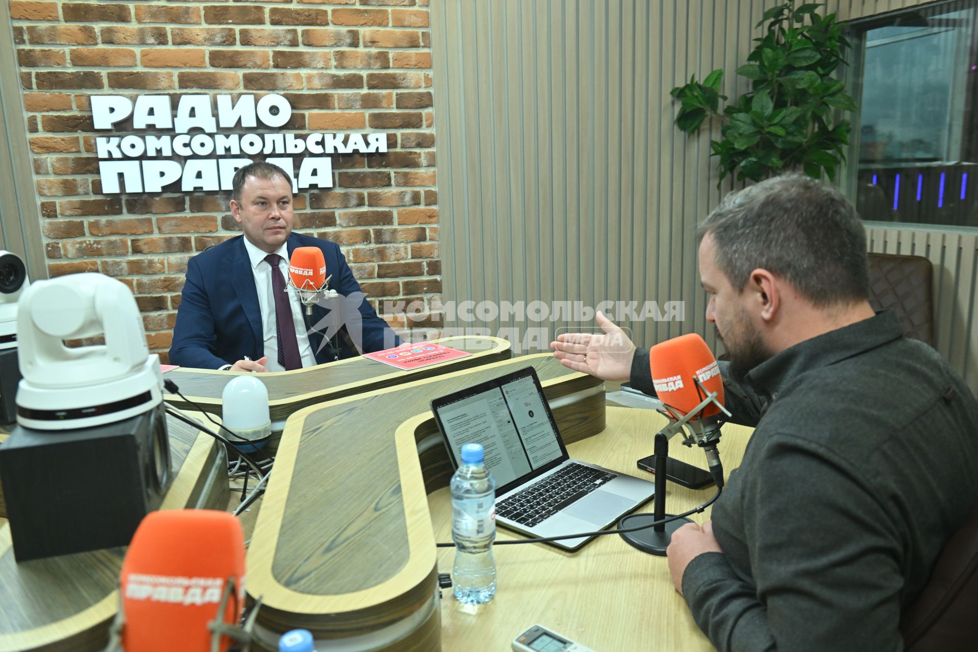 Илья Середюк на радиостанции \"Комсомольская правда\"