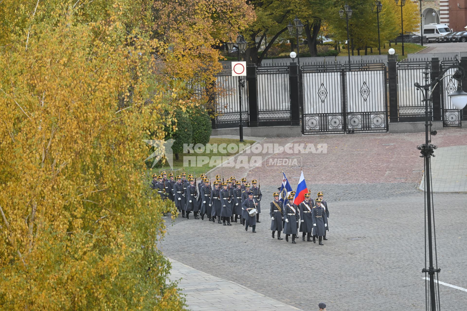 Заключительная в этом сезоне церемония развода пеших и конных караулов Президентского полка