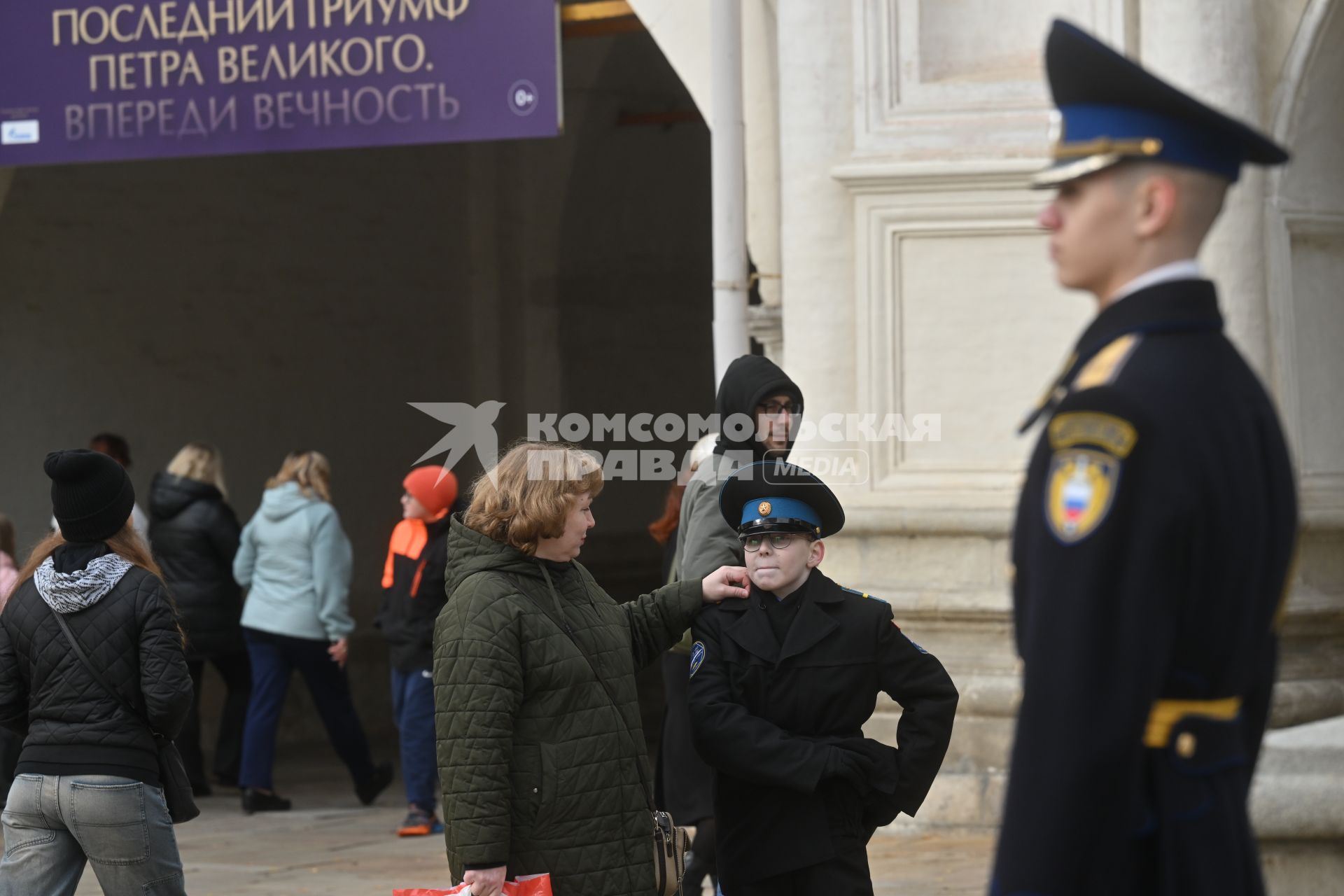 Заключительная в этом сезоне церемония развода пеших и конных караулов Президентского полка