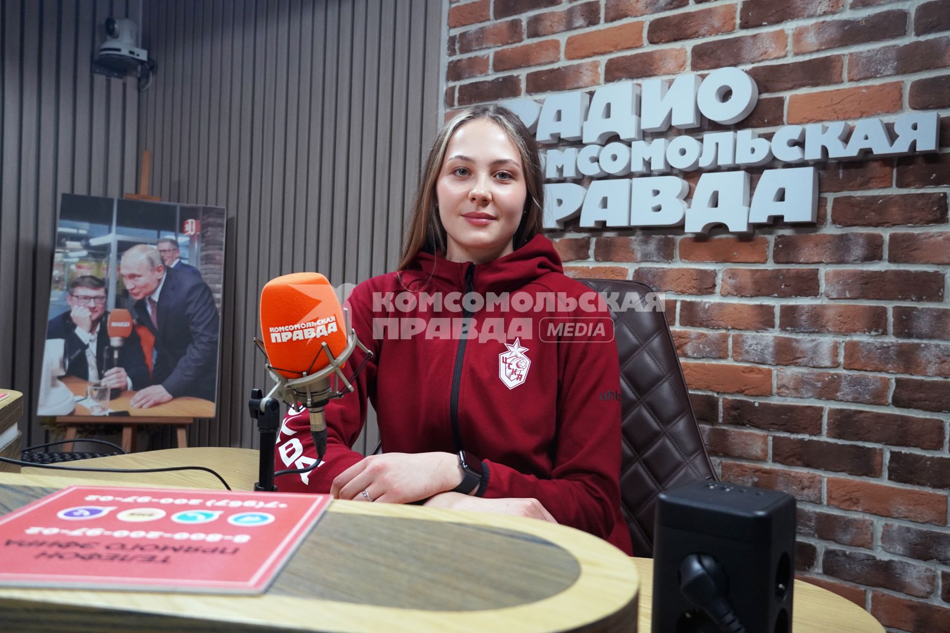 Варвара Сёмина на радиостанции Комсомольская правда\"