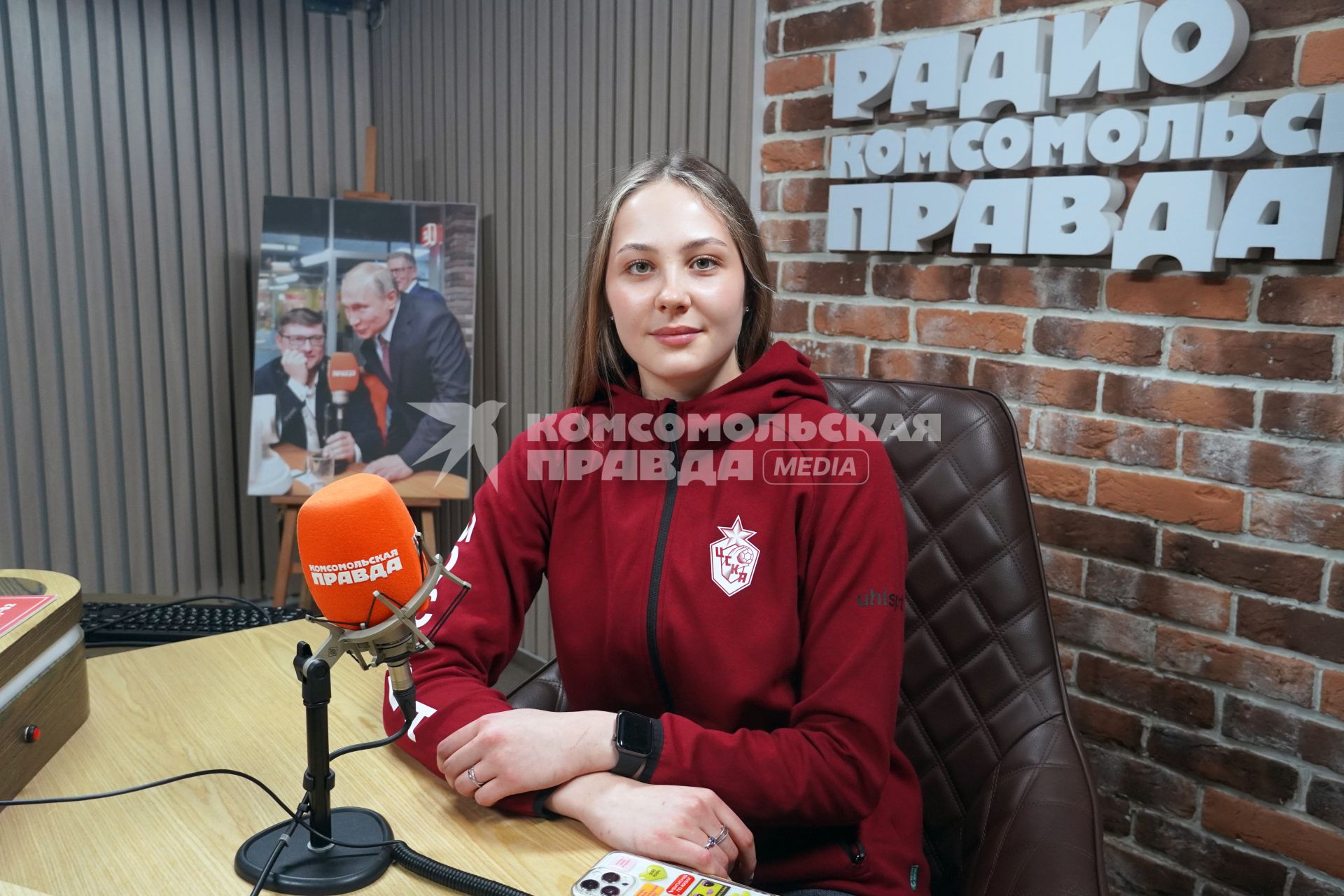 Варвара Сёмина на радиостанции Комсомольская правда\"