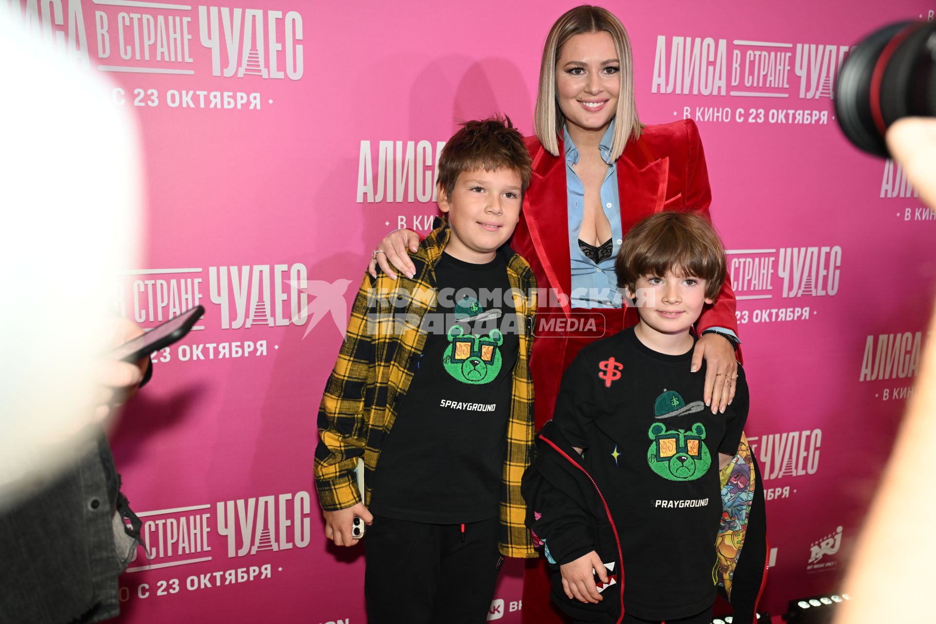 Премьера фильма Алиса в Стране чудес\"
