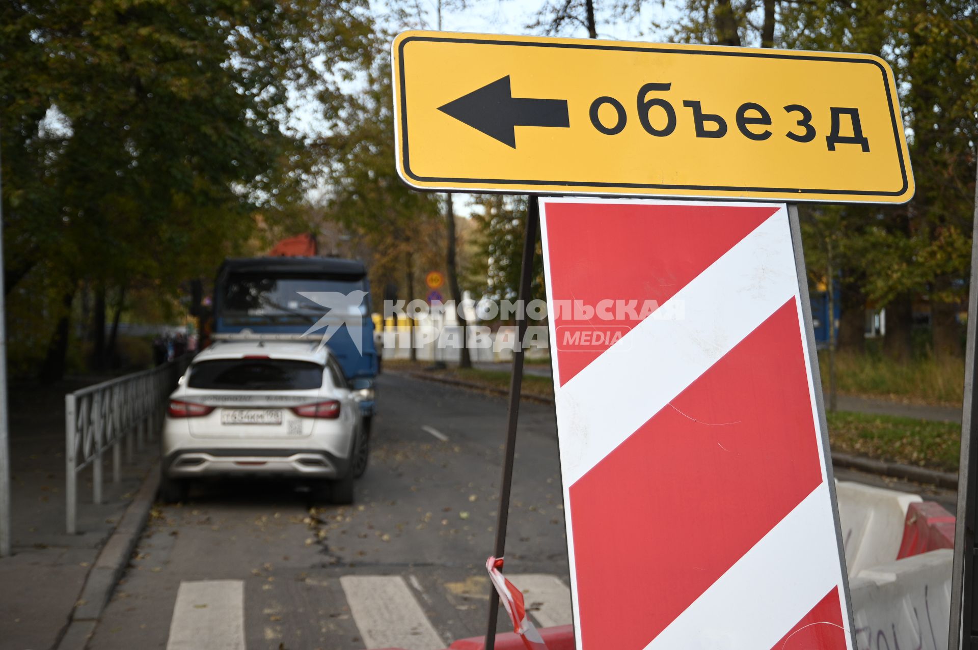 Провал грунта на улице Харченко в Санкт-Петербурге