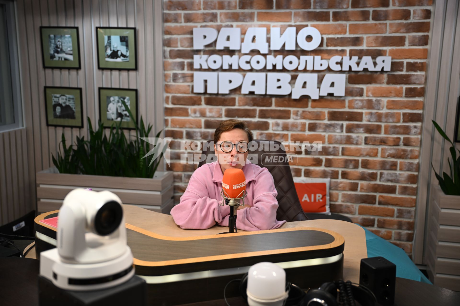 Тутта Ларсен на радиостанции \"Комсомольская правда\"