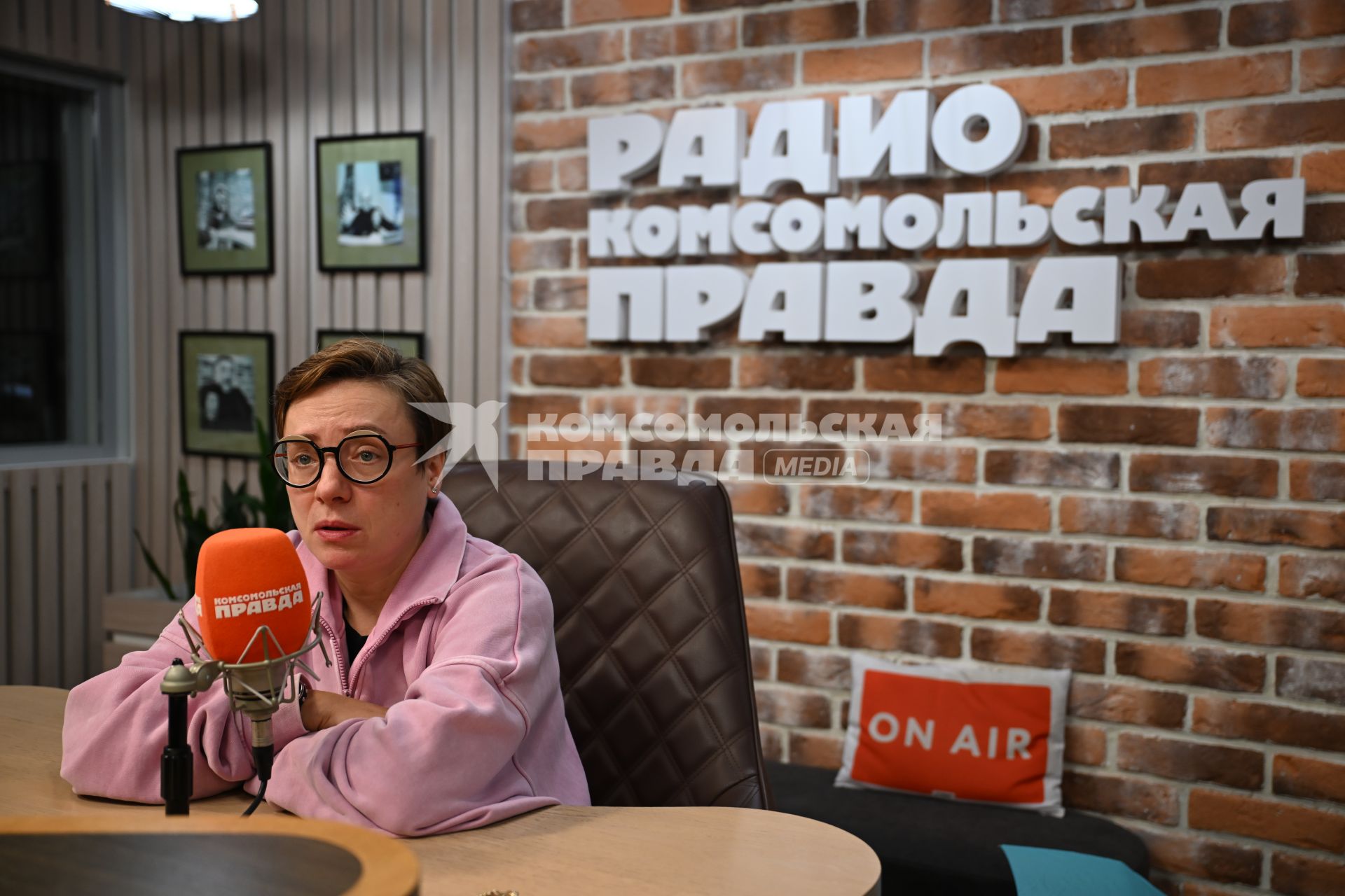 Тутта Ларсен на радиостанции \"Комсомольская правда\"
