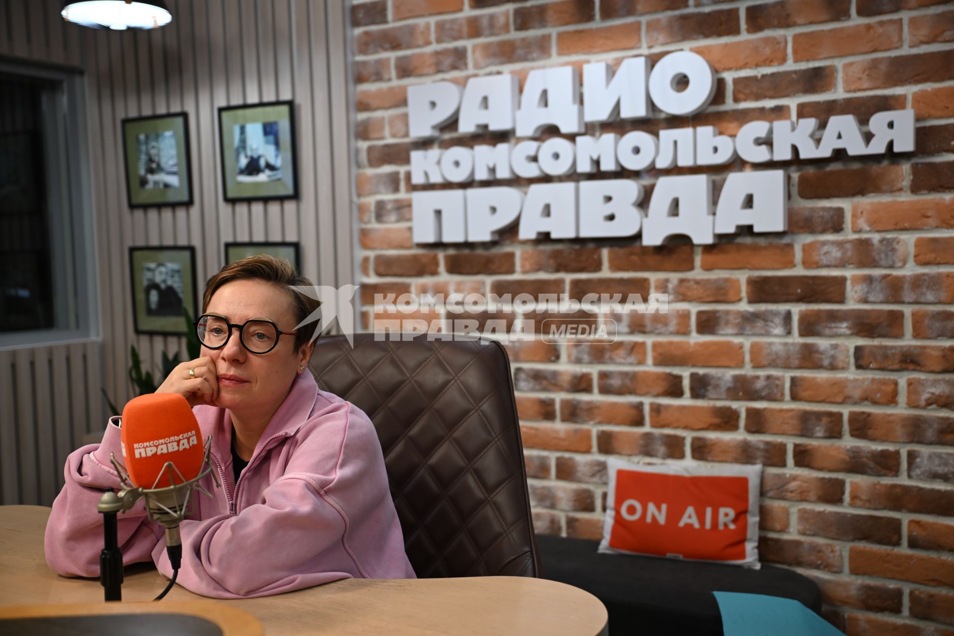 Тутта Ларсен на радиостанции \"Комсомольская правда\"