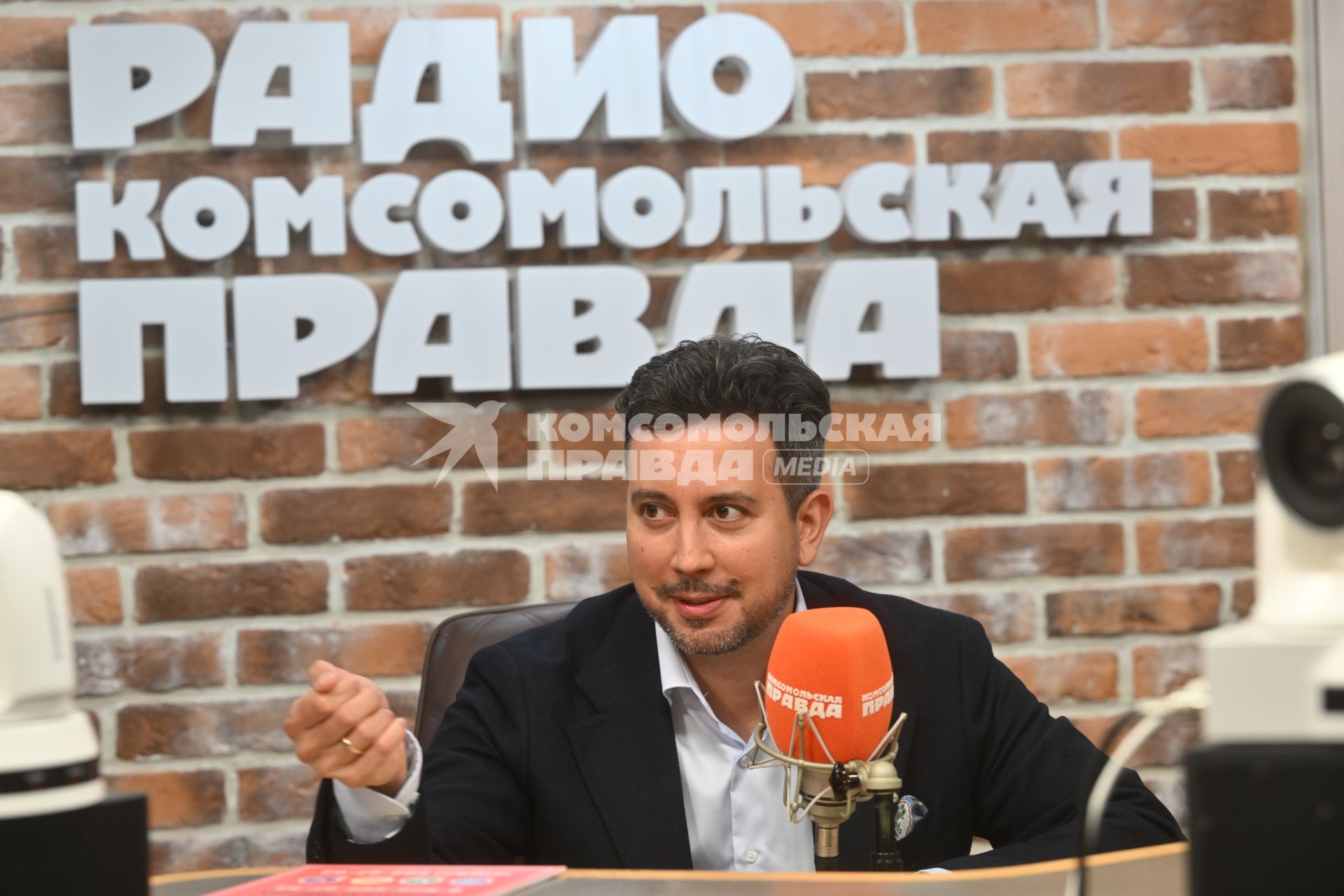 Иван Барсола на радиостанции Комсомольская правда\"