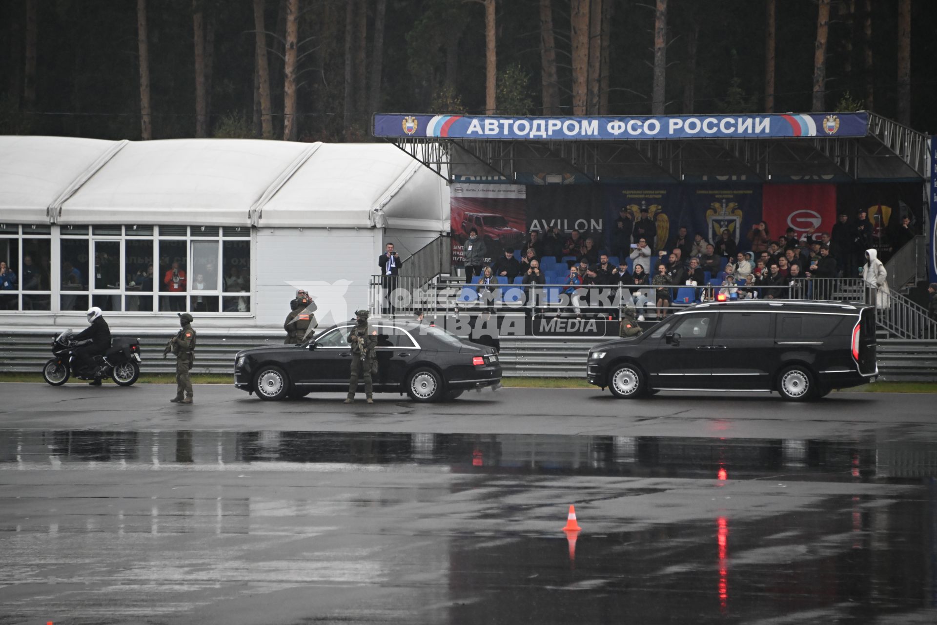 Соревнования по скоростному маневрированию водителей ФСО России в Подмосковье