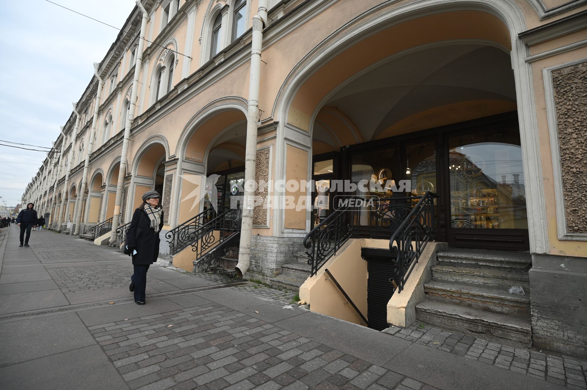 Рынок Апраксин двор в Санкт-Петербурге