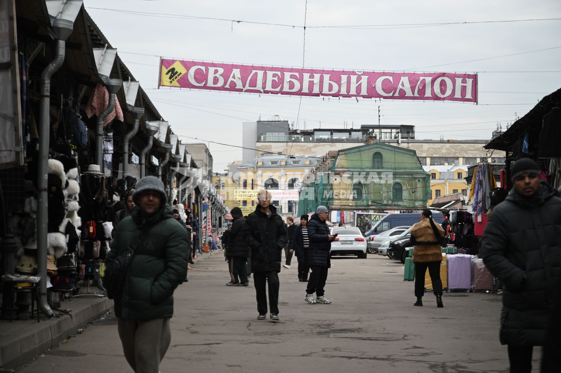 Рынок Апраксин двор в Санкт-Петербурге