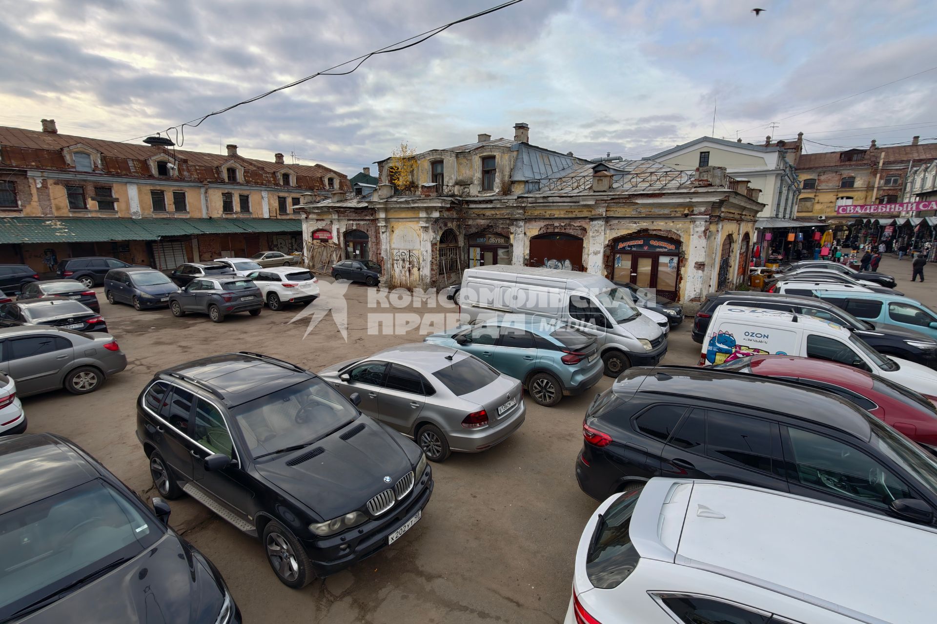 Рынок Апраксин двор в Санкт-Петербурге