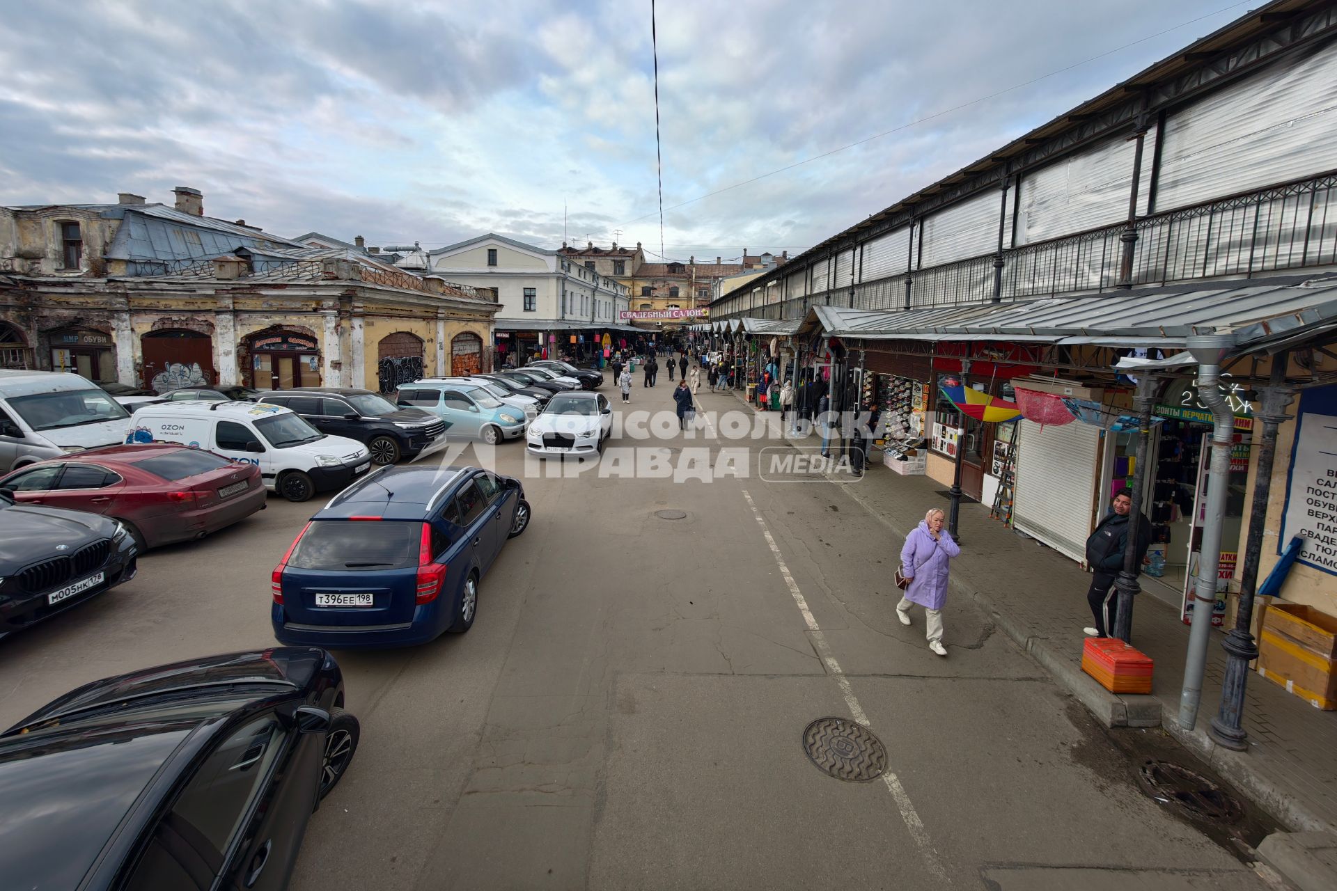 Рынок Апраксин двор в Санкт-Петербурге