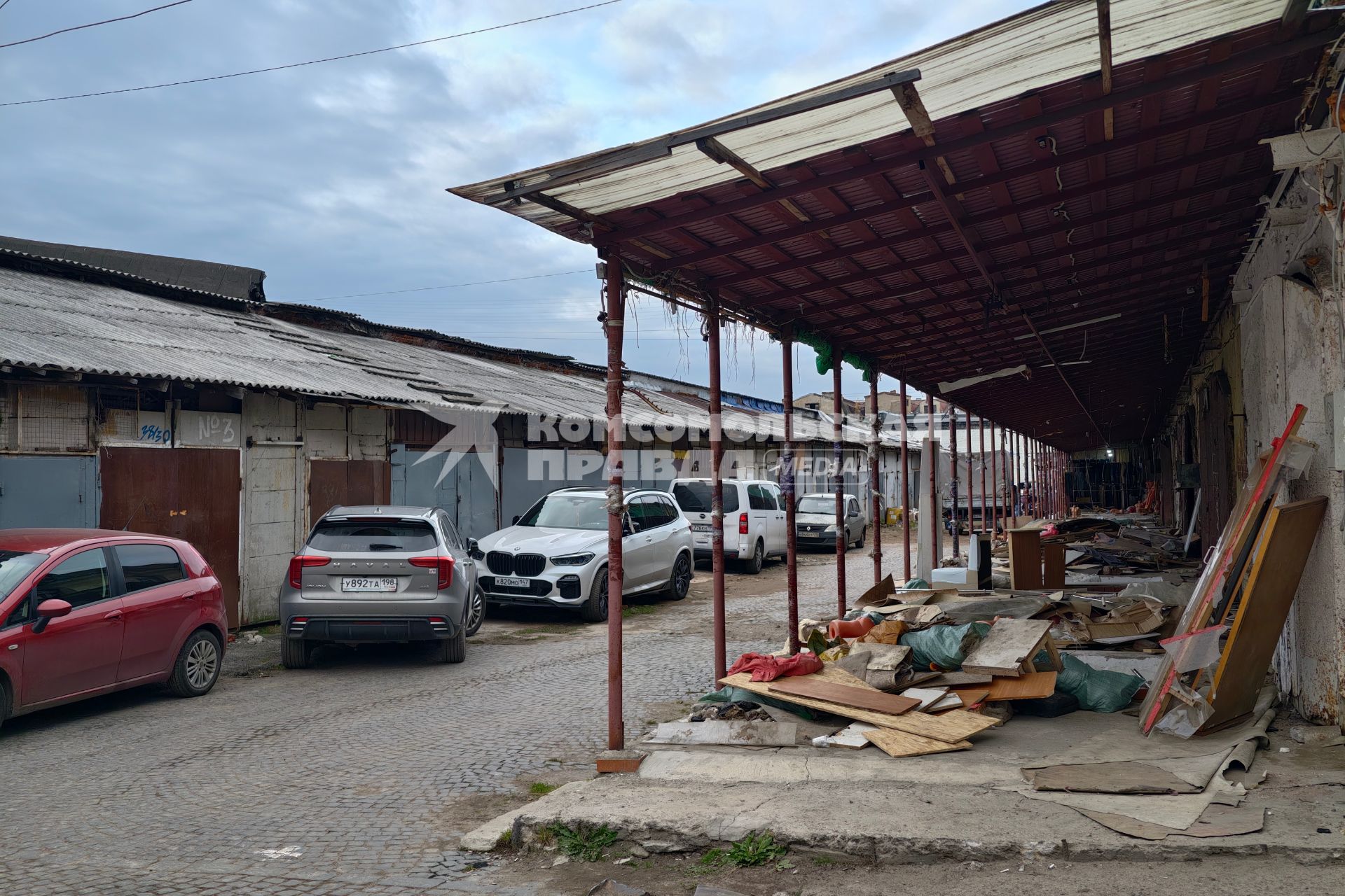 Рынок Апраксин двор в Санкт-Петербурге