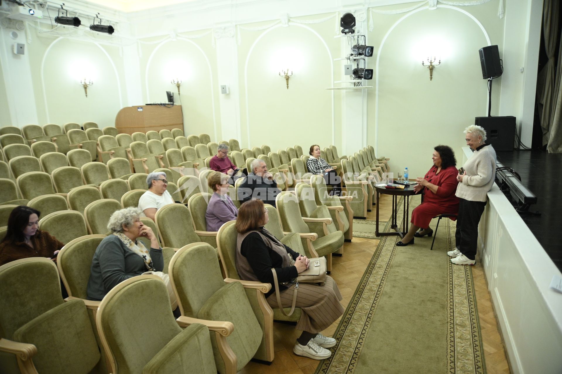 Презентация книги В каких кустах стоит рояль? Галины Сапожниковой