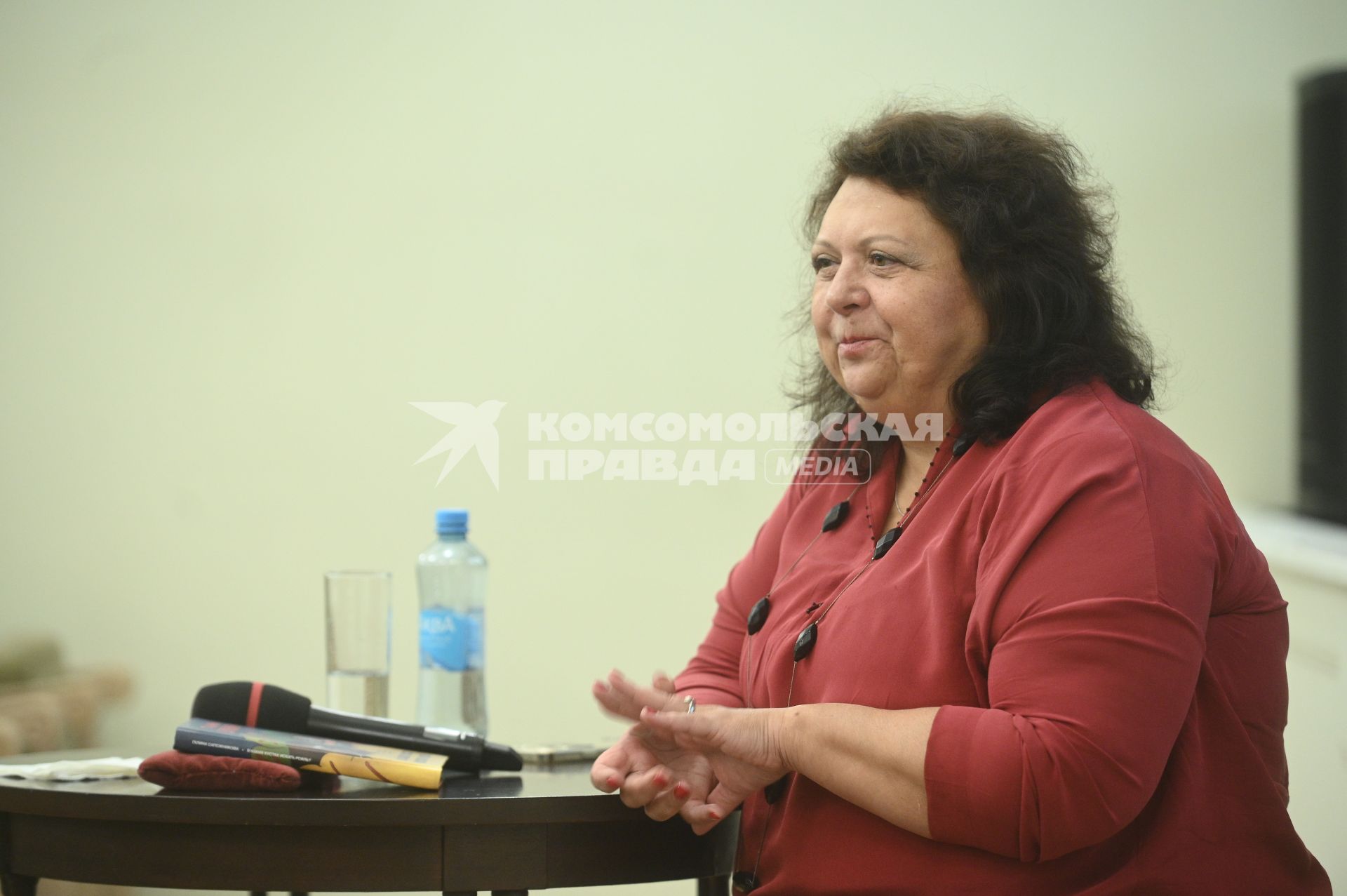 Презентация книги В каких кустах стоит рояль? Галины Сапожниковой