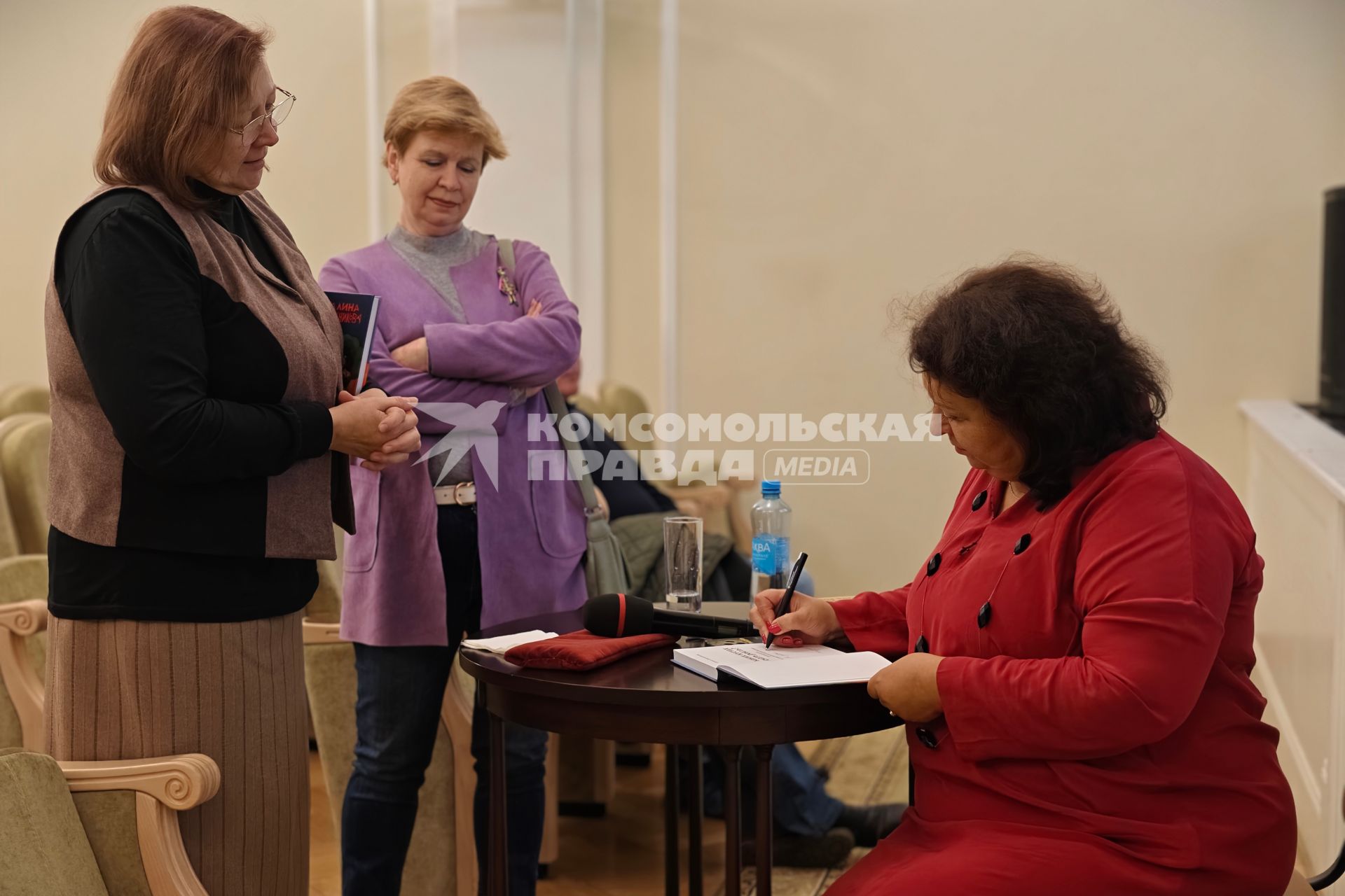Презентация книги В каких кустах стоит рояль? Галины Сапожниковой