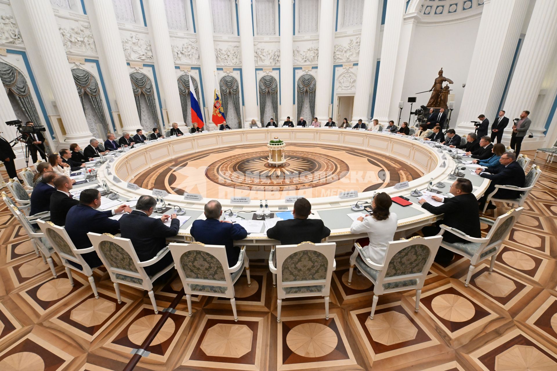 Заседание Совета при президенте РФ по реализации государственной демографической и семейной политики